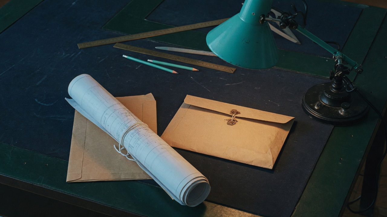 The invoice and the architecture
